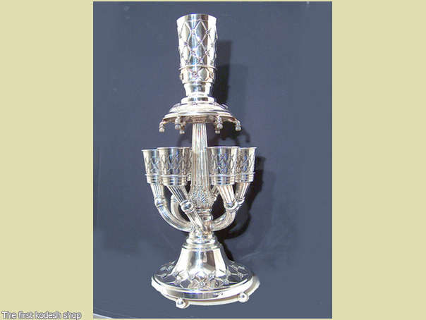 גביע ממזגה מפוארת, [משפך] גביע ושישה גביעים קטנים מכסף טהור